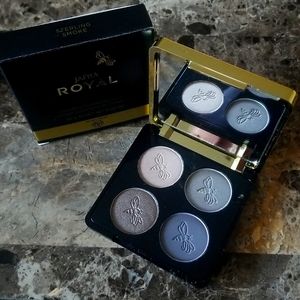 JafraRoyal Sterling Smoke Luxury Eyeshadow Quad